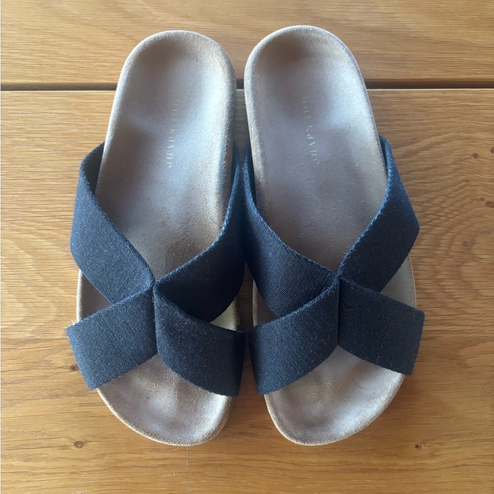 Jenni Kayne Black Cross-Strap Sandals